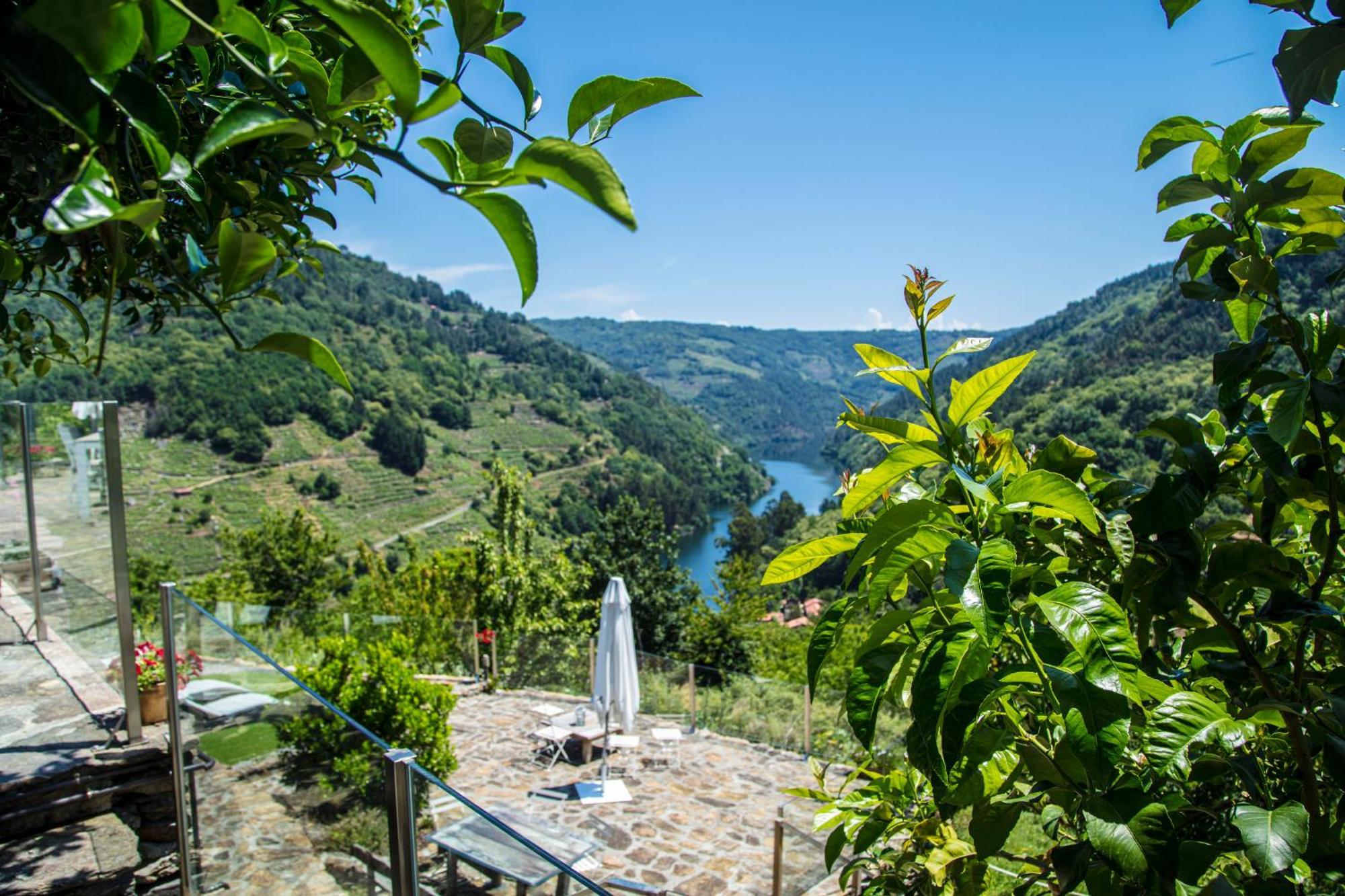 Cabo Do Mundo Bed & Breakfast Chantada